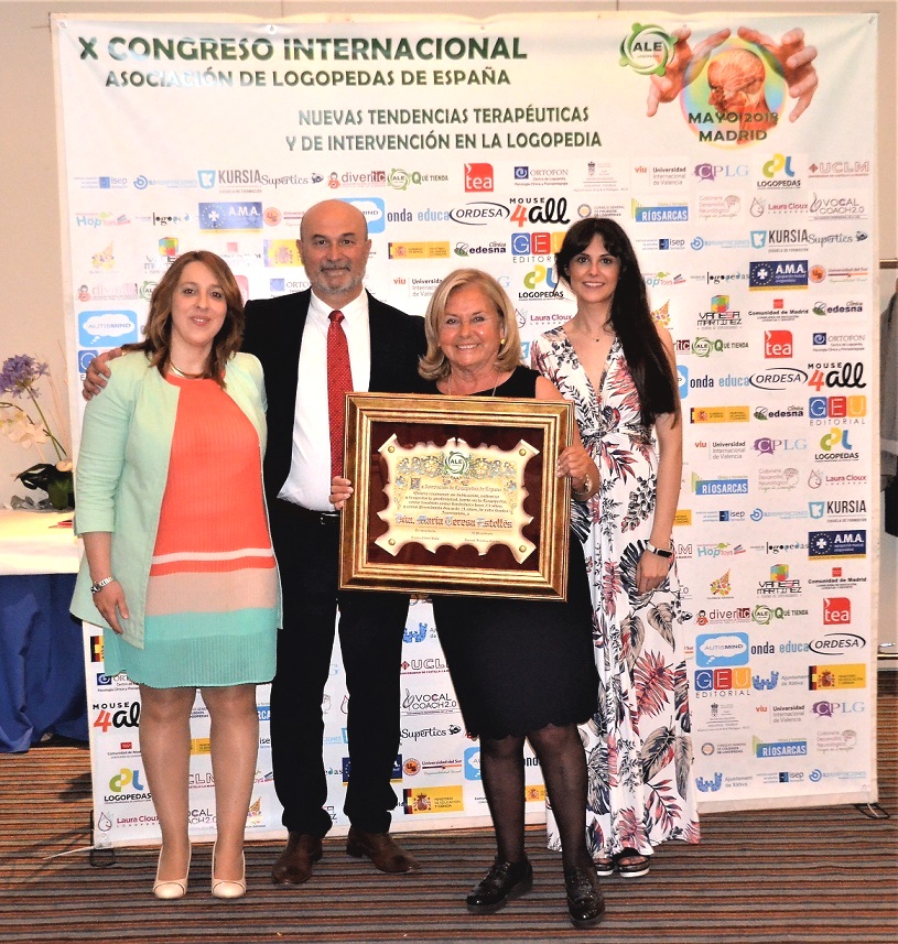 Distinción de honor para Mª Teresa Estellés en el X Congreso Internacional de la ALE