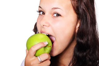 Hábitos alimenticios y la salud vocal